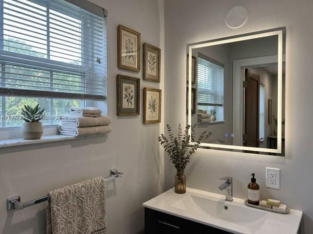 1500 NE 137th St, North Miami, FL 33161