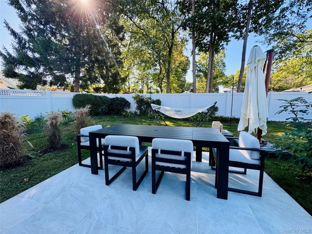 83 Vanderbilt Avenue, West Babylon, NY 11704