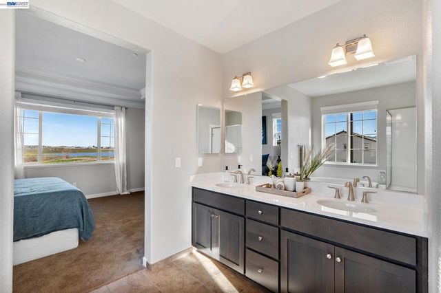 1492 Monument Ln, Fairfield, CA 94533