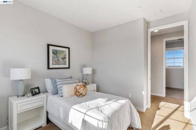 1492 Monument Ln, Fairfield, CA 94533