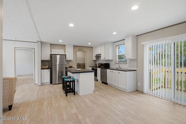 2382 Captains Wheel Avenue SW, Supply, NC 28462
