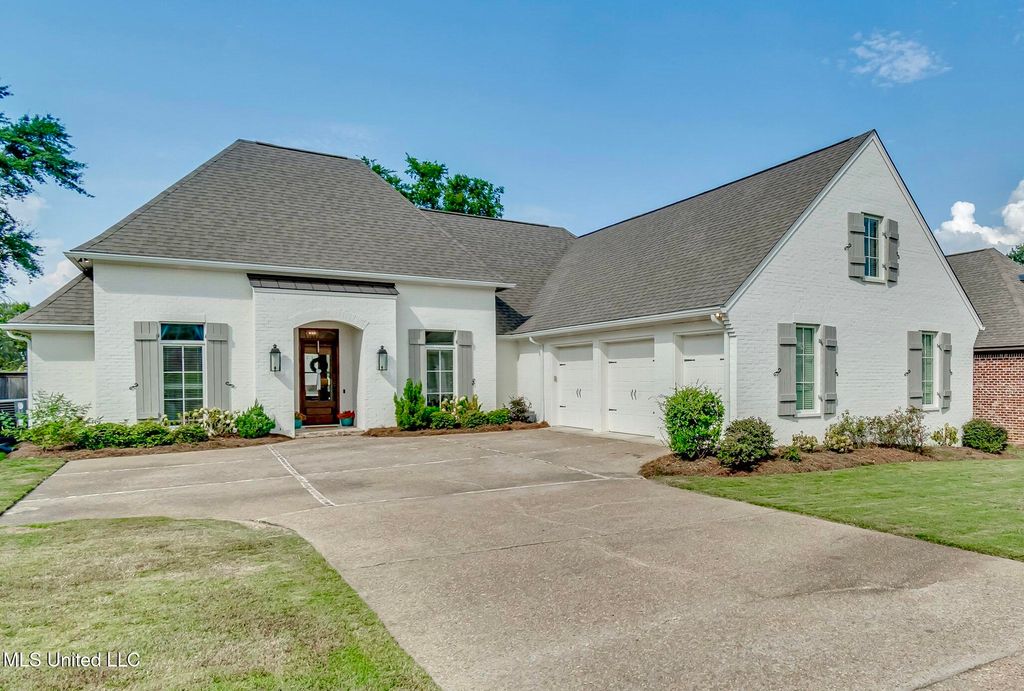 107 Deer Hollow, Brandon, MS 39047