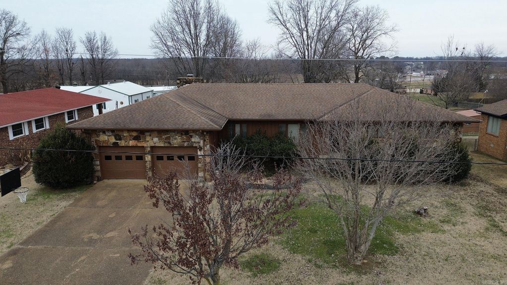 601 Hillview Drive, Paragould, AR 72450