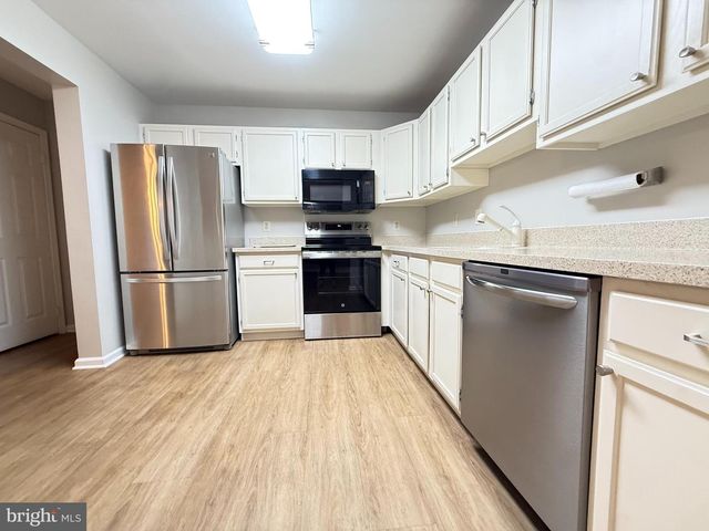 9408 SHEFFIELD DR, Yardley, PA 19067