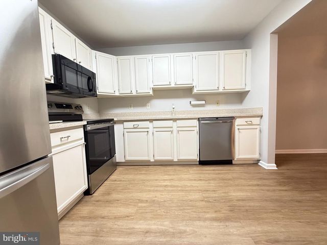 9408 SHEFFIELD DR, Yardley, PA 19067