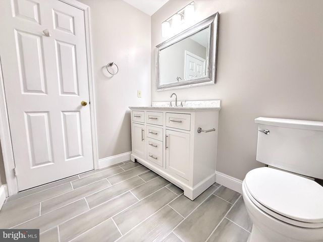 9408 SHEFFIELD DR, Yardley, PA 19067