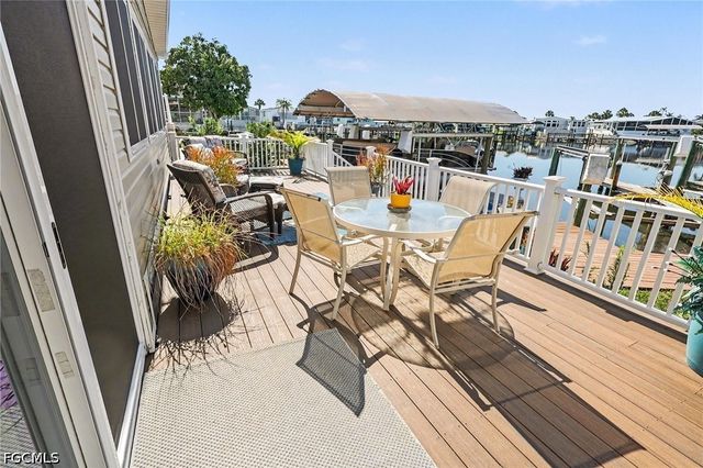 11111 Bayside LN, Fort Myers Beach, FL 33931