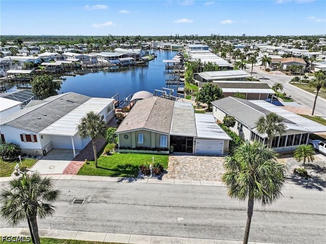 11111 Bayside LN, Fort Myers Beach, FL 33931