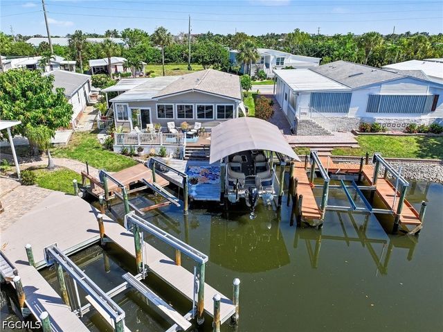 11111 Bayside LN, Fort Myers Beach, FL 33931