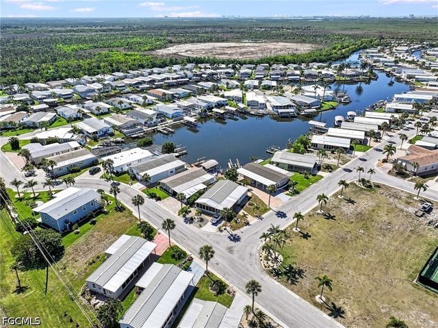 11111 Bayside LN, Fort Myers Beach, FL 33931