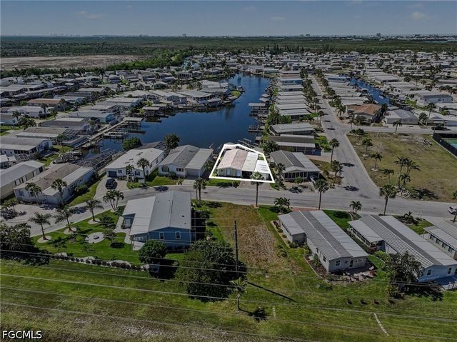11111 Bayside LN, Fort Myers Beach, FL 33931