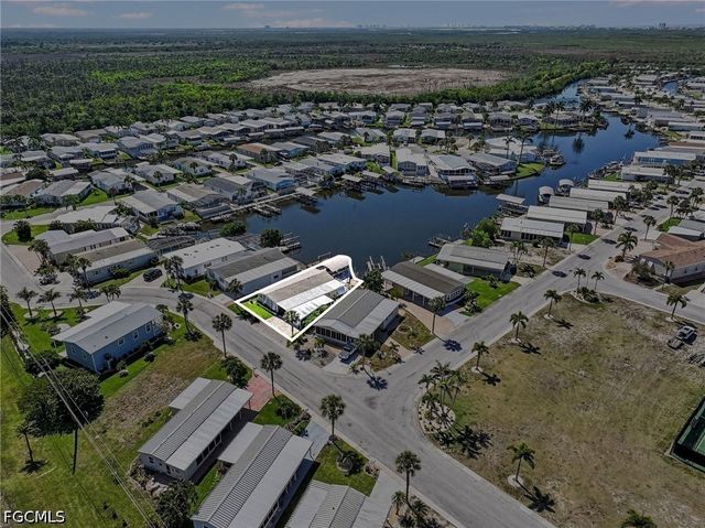 11111 Bayside LN, Fort Myers Beach, FL 33931