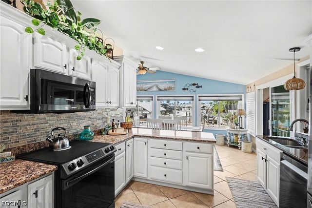 11111 Bayside LN, Fort Myers Beach, FL 33931