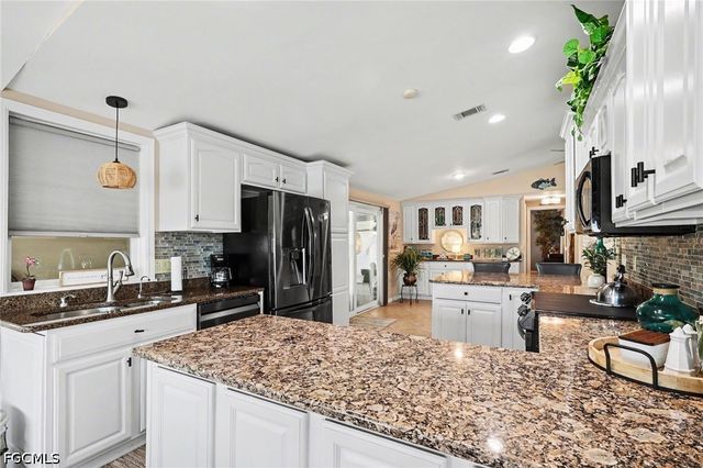 11111 Bayside LN, Fort Myers Beach, FL 33931