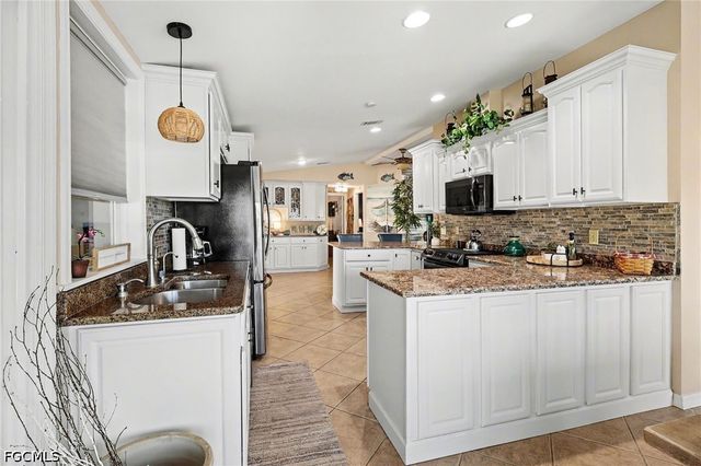 11111 Bayside LN, Fort Myers Beach, FL 33931