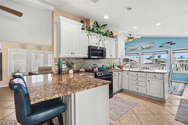 11111 Bayside LN, Fort Myers Beach, FL 33931