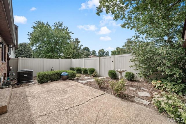 12970 Burning Bush Court, St Louis, MO 63146