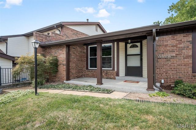 12970 Burning Bush Court, St Louis, MO 63146