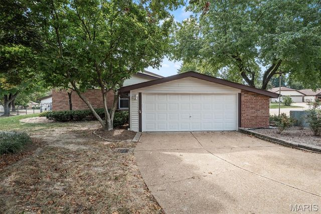 12970 Burning Bush Court, St Louis, MO 63146