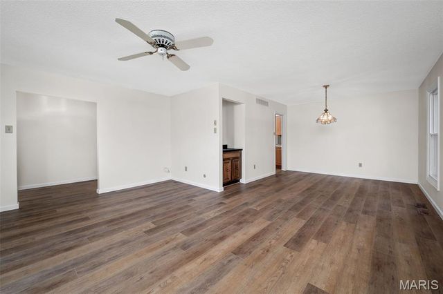 12970 Burning Bush Court, St Louis, MO 63146