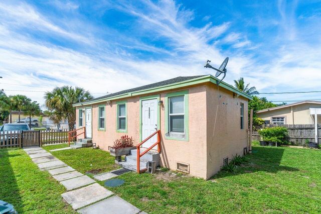320 Swain Boulevard, Greenacres, FL 33463