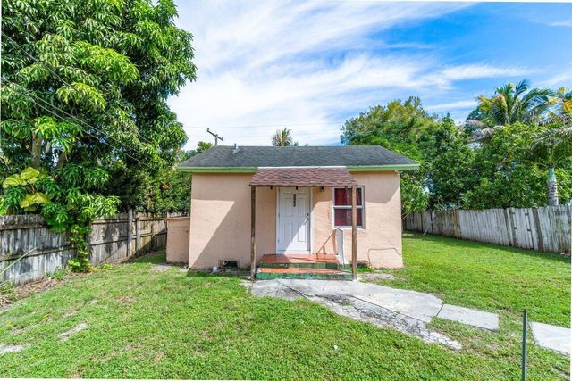 320 Swain Boulevard, Greenacres, FL 33463