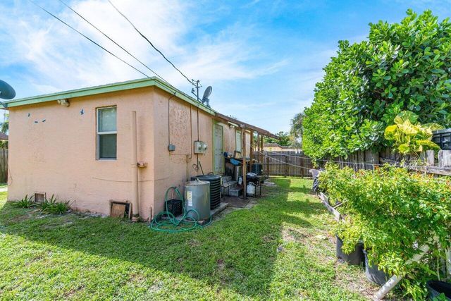 320 Swain Boulevard, Greenacres, FL 33463