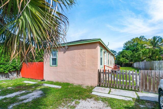 320 Swain Boulevard, Greenacres, FL 33463