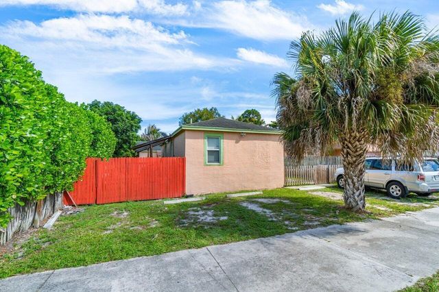 320 Swain Boulevard, Greenacres, FL 33463