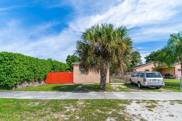 320 Swain Boulevard, Greenacres, FL 33463