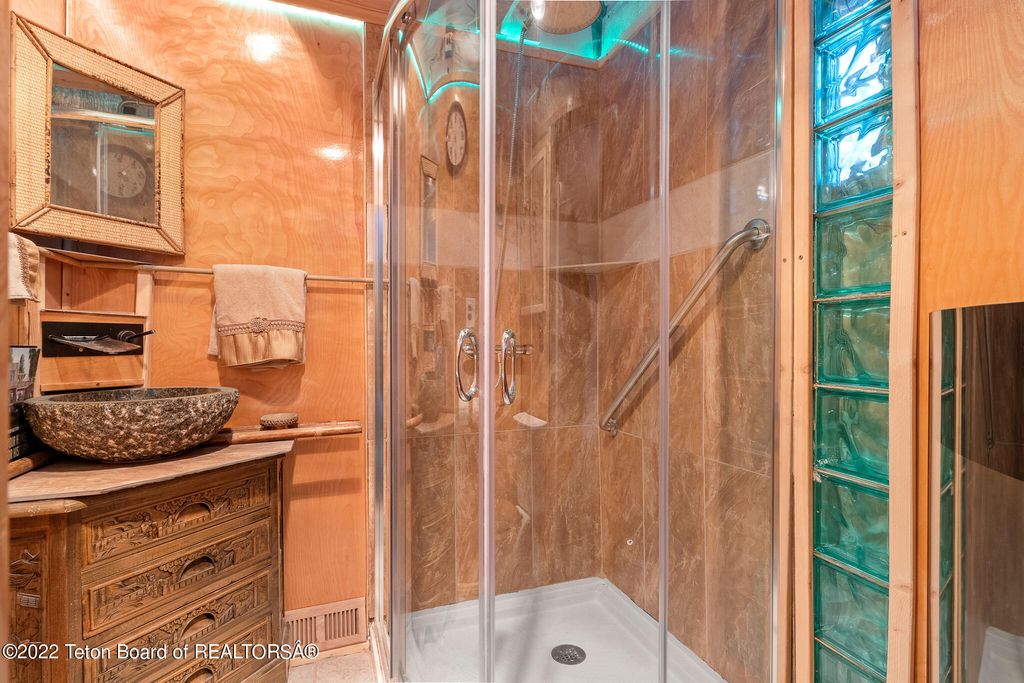 645 S GLENWOOD Street, Jackson, WY 83001 photo 16