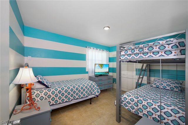 5440 Palmetto ST, Fort Myers Beach, FL 33931