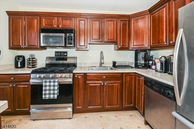 68 Knox Ter 1B, Wayne Twp., NJ 07470