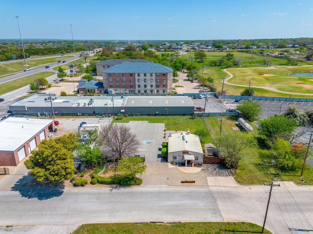 605 Calinco Drive, Granbury, TX 76048 — photo 3