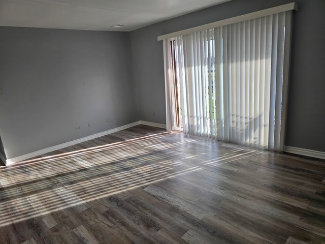 17701 PARK Boulevard 304, Lansing, IL 60438