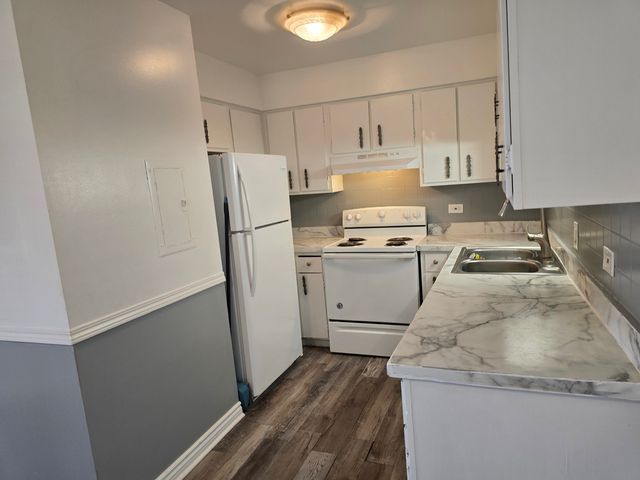 17701 PARK Boulevard 304, Lansing, IL 60438