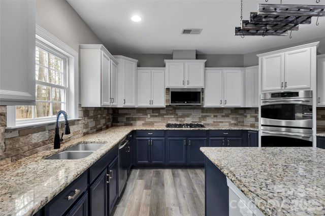 2507 Hamlet Court, Matthews, NC 28105