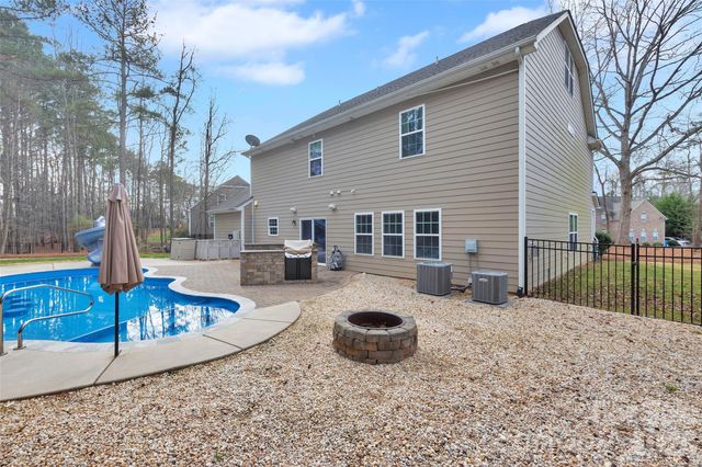 2507 Hamlet Court, Matthews, NC 28105