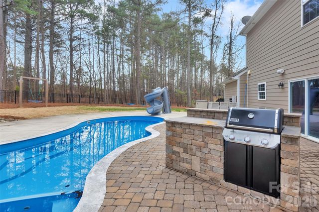 2507 Hamlet Court, Matthews, NC 28105