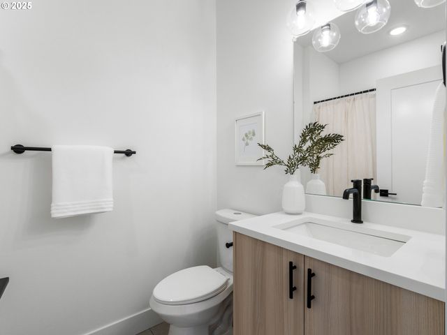 265 N Skidmore St 3, Portland, OR 97217