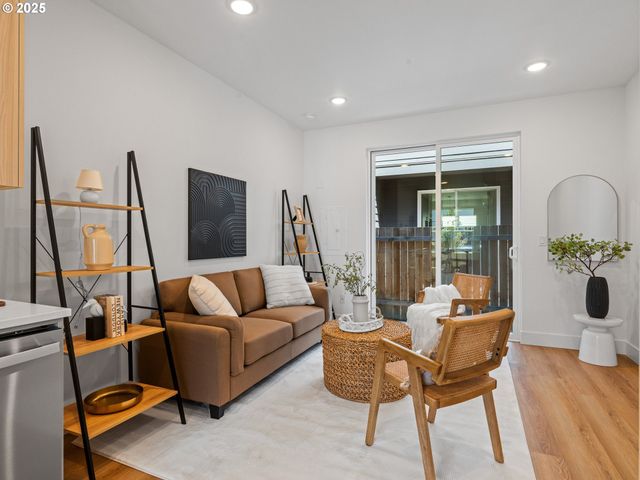 265 N Skidmore St 3, Portland, OR 97217