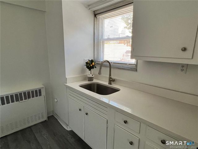 80 Cartright Street 1J, Bridgeport, CT 06604