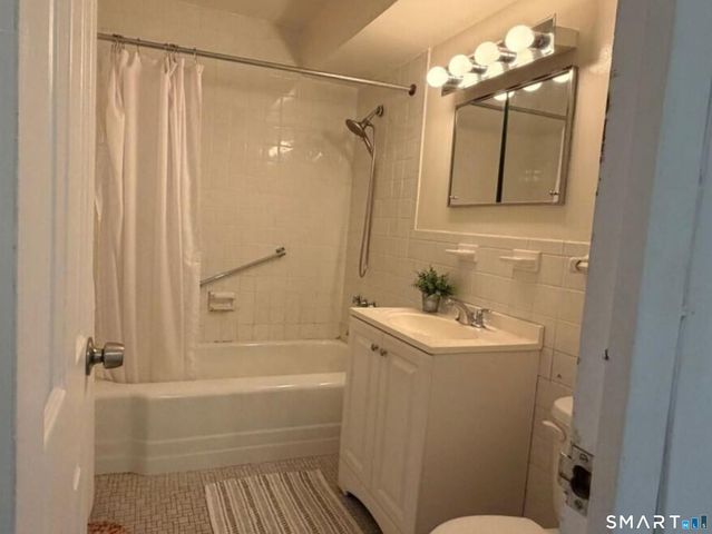 80 Cartright Street 1J, Bridgeport, CT 06604