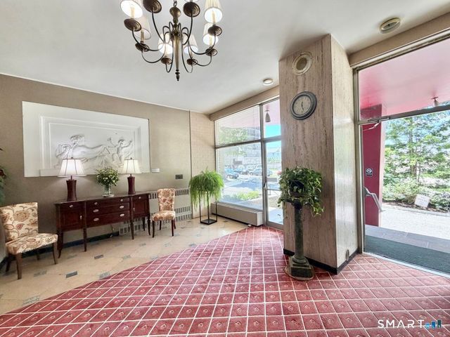 80 Cartright Street 1J, Bridgeport, CT 06604