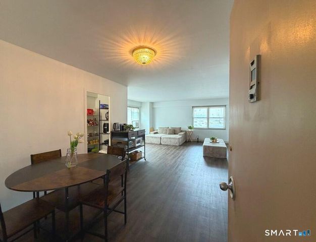 80 Cartright Street 1J, Bridgeport, CT 06604