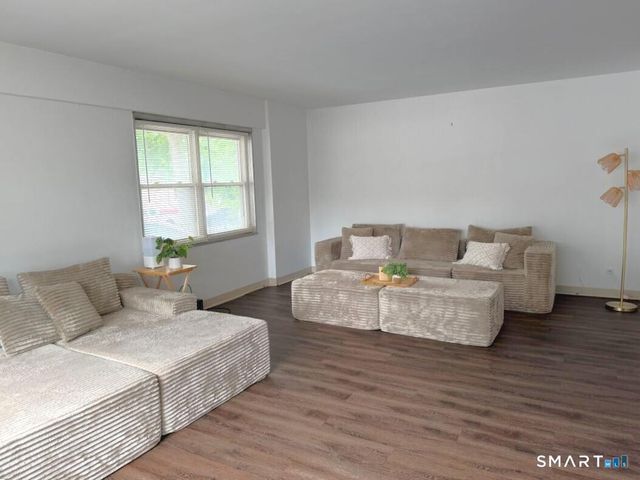 80 Cartright Street 1J, Bridgeport, CT 06604