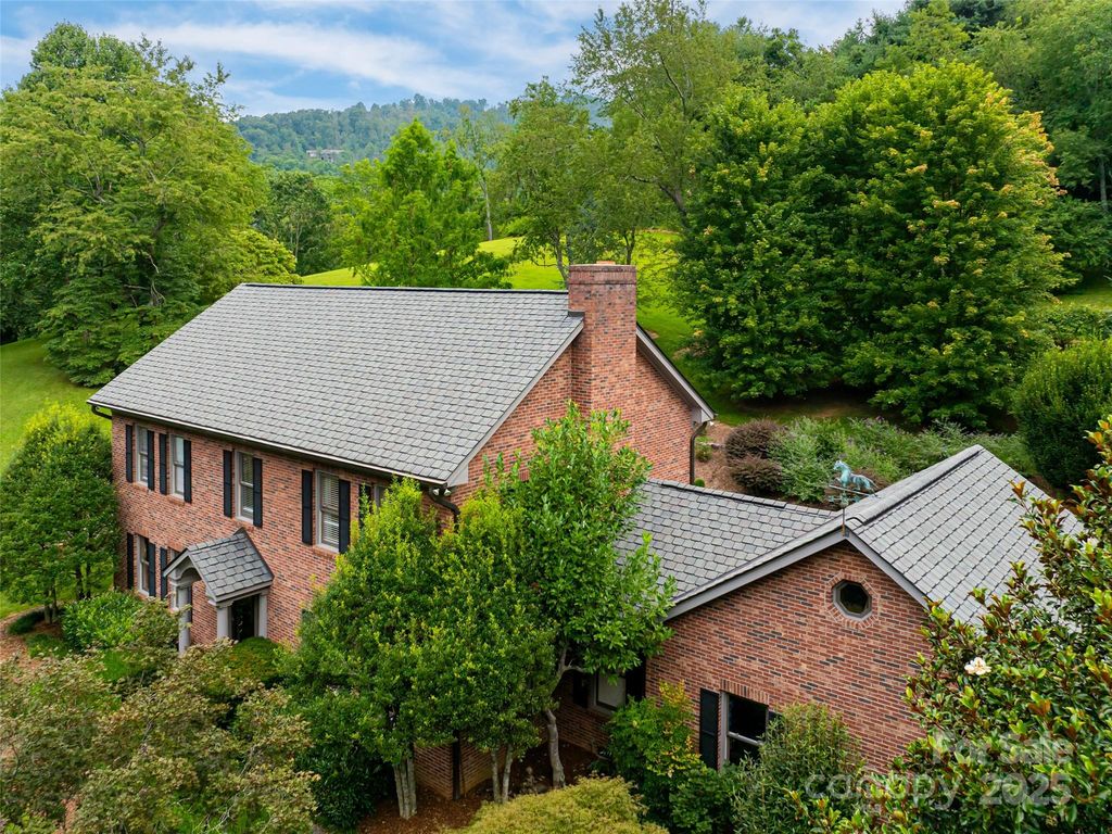 91 Carter Cove Road, Asheville, NC 28804