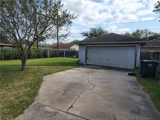 4018 San Fernando Pl, Corpus Christi, TX 78411
