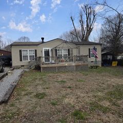 2435 Old Greenbrier Pike, Greenbrier, TN 37073