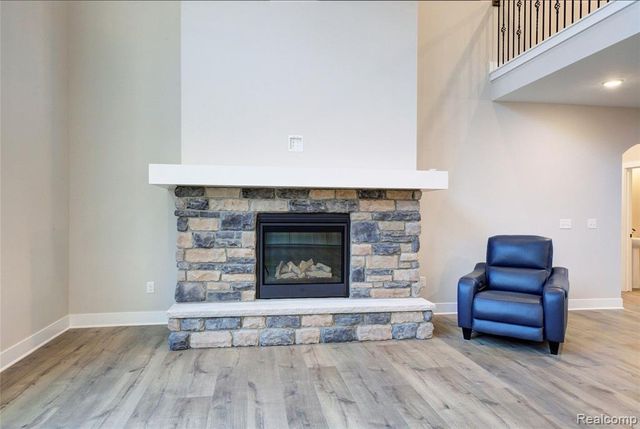 626 Round Rock, Howell, MI 48843